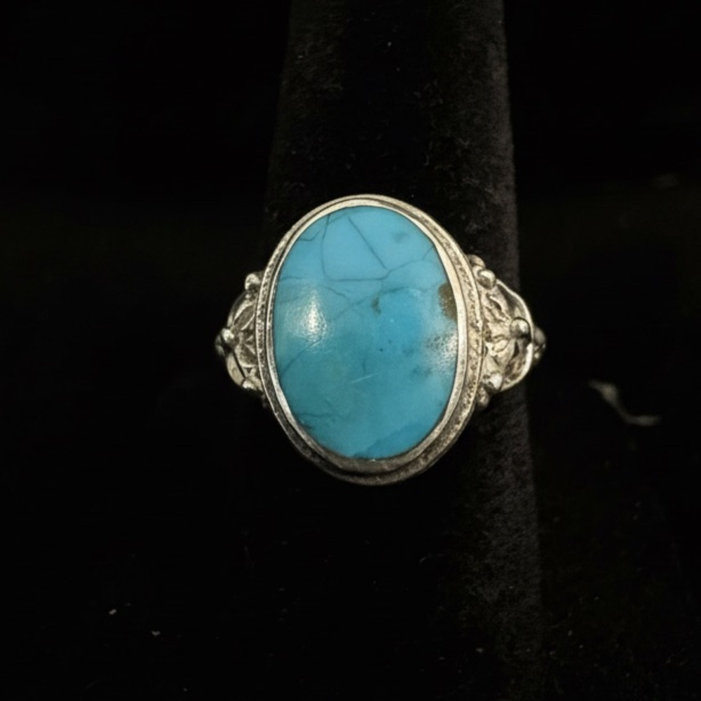Elegant Sterling Silver and Blue‎ Moon Turquoise Ring